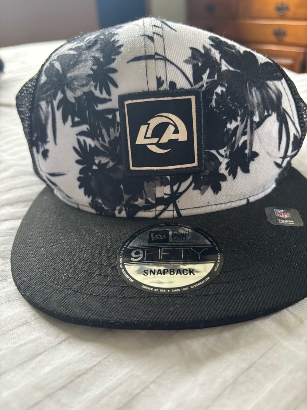 New Era Black & White LA Floral 9FIFTY Snapback Hat